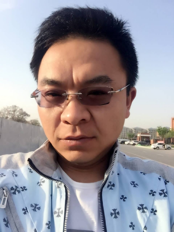 执着的等待的第一张照片--心连心婚恋交友平台
