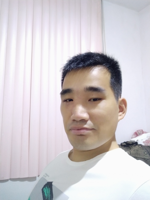 大男孩的第一张照片--心连心婚恋交友平台