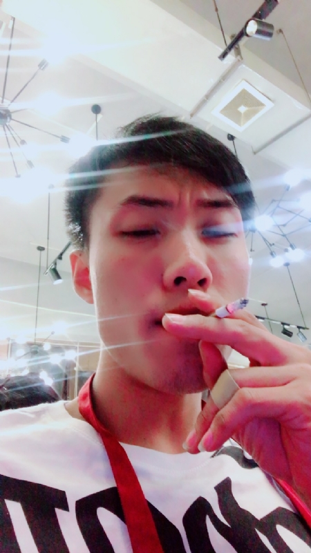 乐天的第四张照片--心连心婚恋交友平台