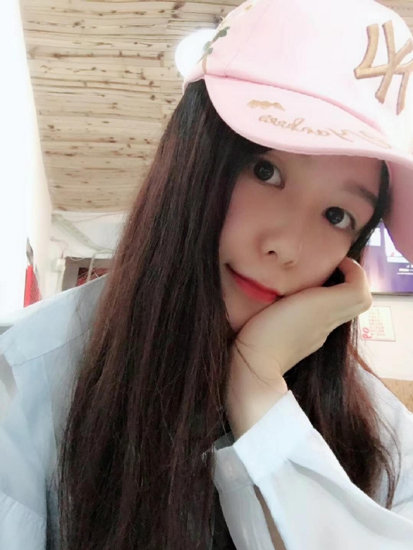 丹丹的第一张照片--心连心婚恋交友平台
