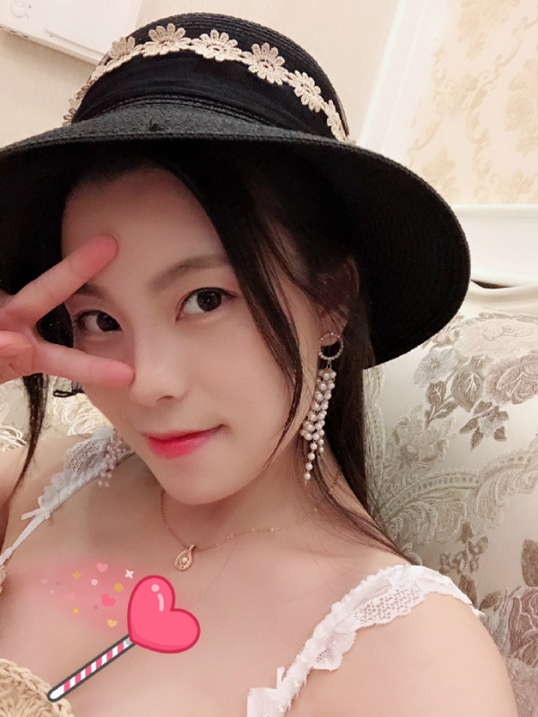 晓佩的第一张照片--心连心婚恋交友平台