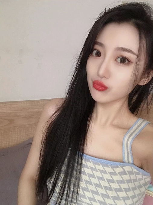 倩倩的第一张照片--心连心婚恋交友平台