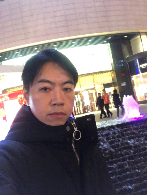 空中花园的第三张照片--心连心婚恋交友平台