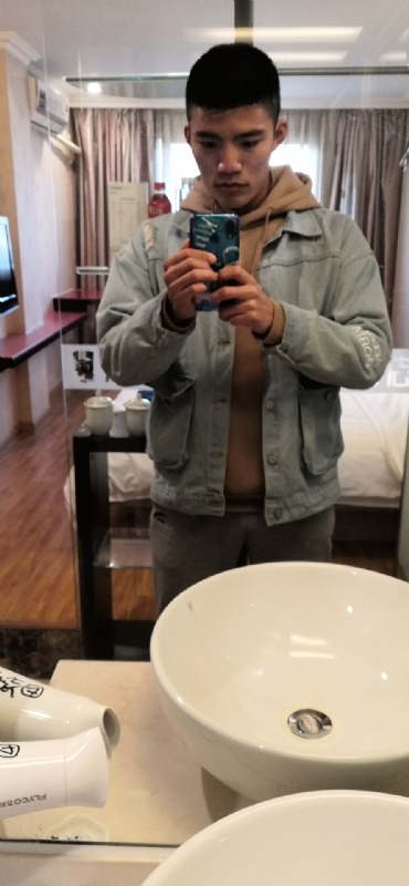 爱上一座陈的第一张照片--心连心婚恋交友平台