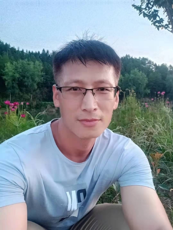 零零柒的第一张照片--心连心婚恋交友平台