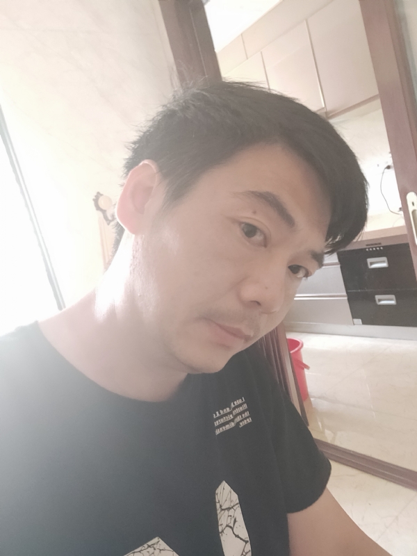 漫步的第一张照片--心连心婚恋交友平台