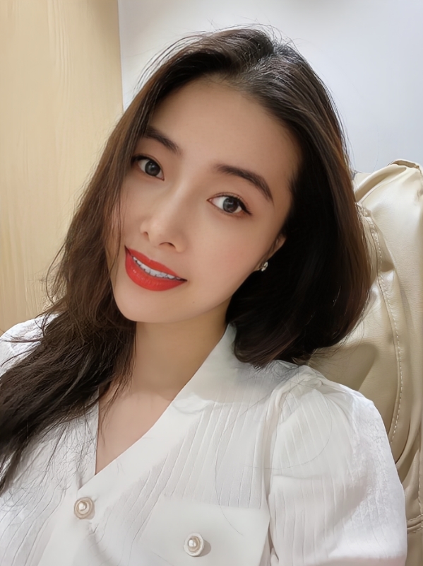 Tina的第一张照片--心连心婚恋交友平台