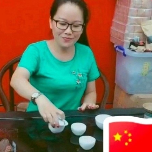 妖娆的第一张照片--心连心婚恋交友平台