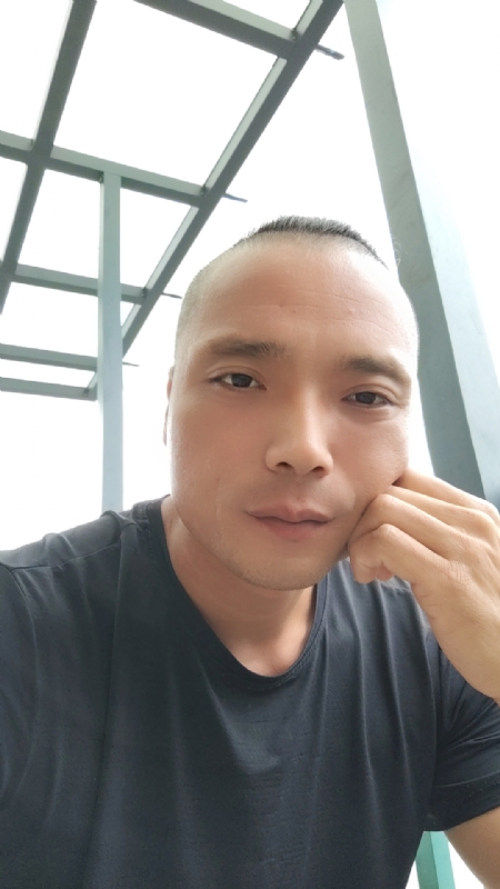 伯爵的第三张照片--心连心婚恋交友平台