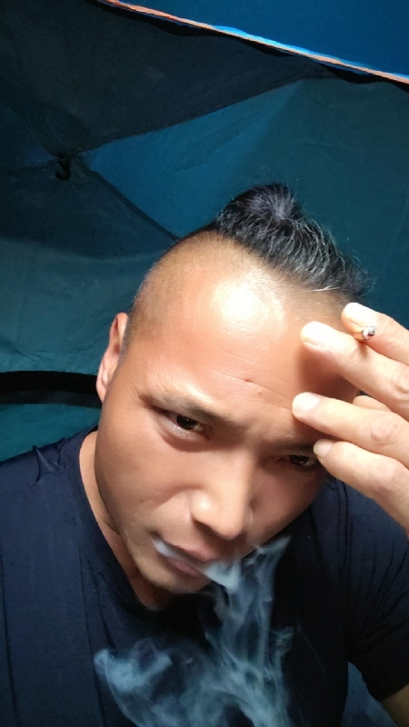 伯爵的第四张照片--心连心婚恋交友平台